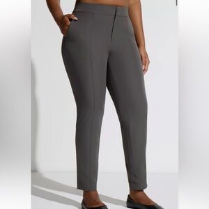 NWOT Mondetta Women’s Woven Travel Pant, size 12